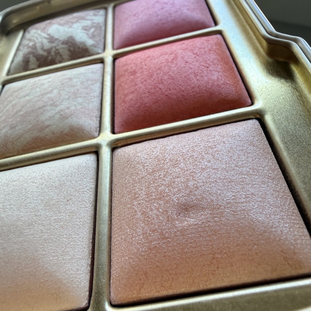 Hourglass Floral Deer Compact & Matching Double-Ended Brush - Pink, Coral, Gold - Picture 5 of 9